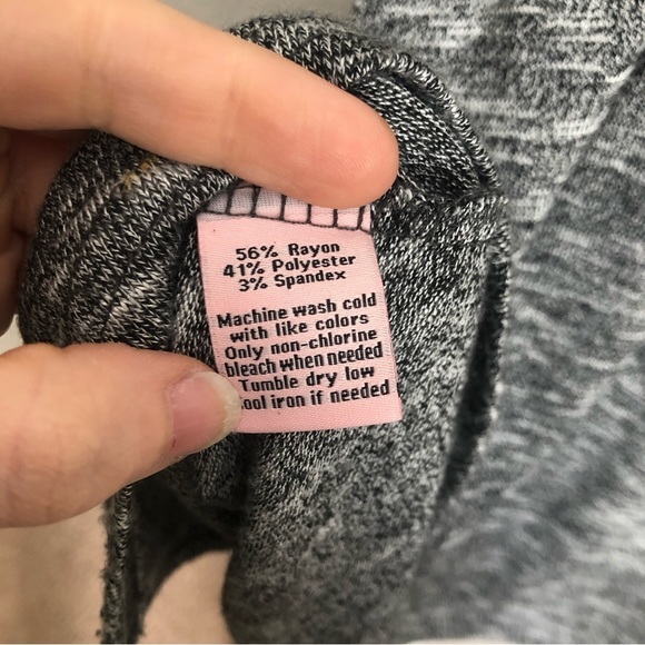 Juicy Couture Grey Short Sleeve Shirt Cutout V Neck Chest Women's Size Large - Picture 4 of 4